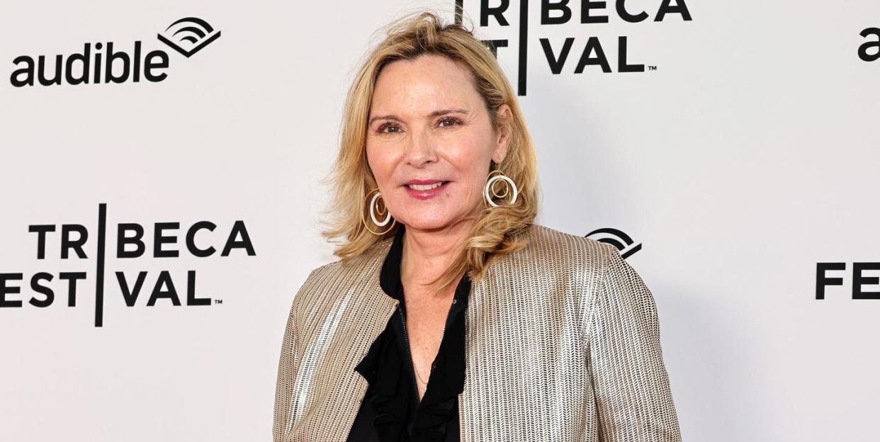 kim cattrall throws shade at sex and the city