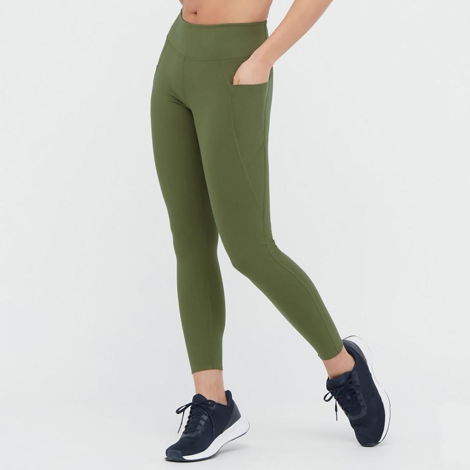 19) Uniqlo AIRism UV Protection Leggings