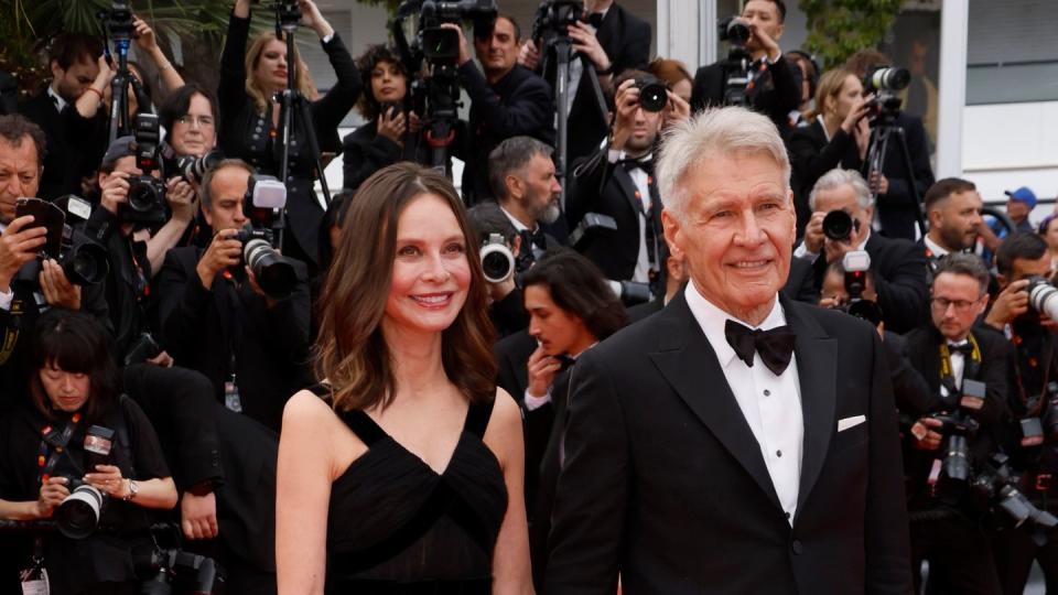 Harrison Ford und seine Frau Calista Flockhart waren ein begehrtes Fotomotiv auf dem roten Teppich in Cannes. (Bild: dpa)