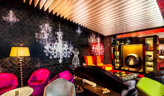 The colourful bar area at Hotel Parlament (Hotel Parlament)