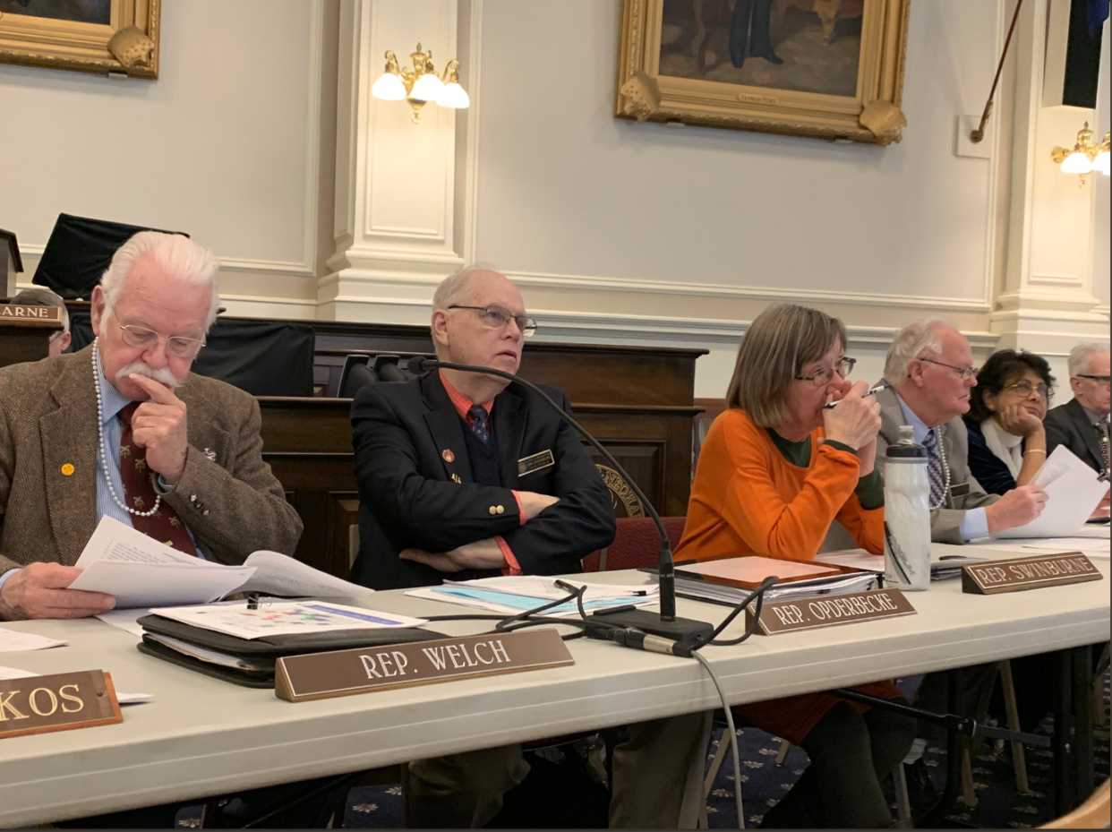 Rep. David Welch, R-Kingston (L) of New Hampshire, wore pearls to show his opposition to HB 687, a bill that would make it harder for potentially dangerous people to possess firearms. (Photo: Twitter/Shannon Watts)