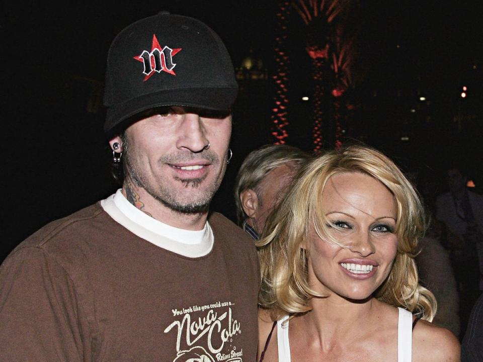 Tommy Lee and Pamela Anderson in 2004 (Getty Images)