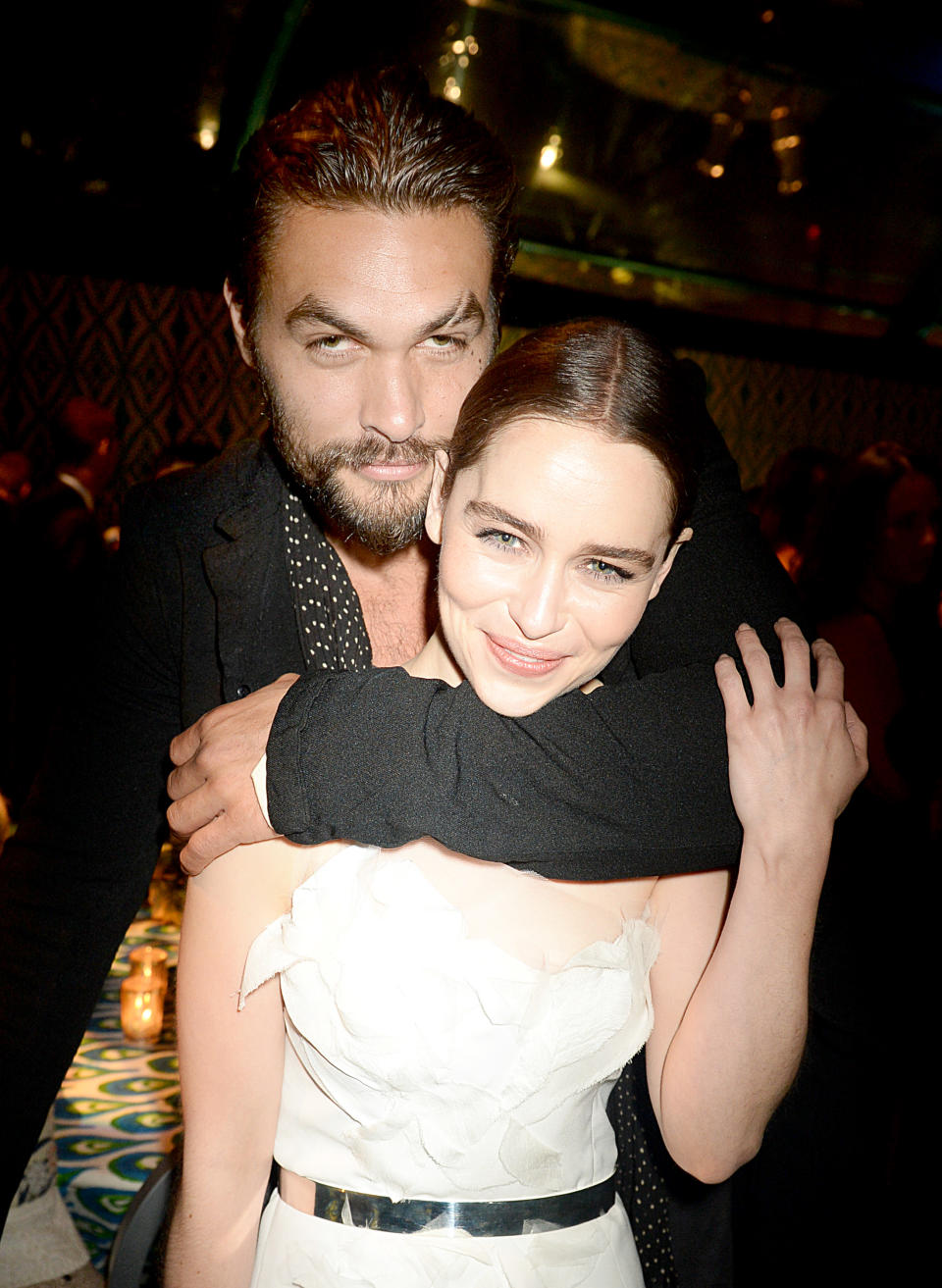 Jason Momoa yEmilia Clarke en una fiesta en el 2013.  (Photo by Jeff Kravitz/FilmMagic)