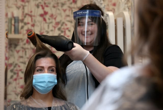 Hairdresser in PPE