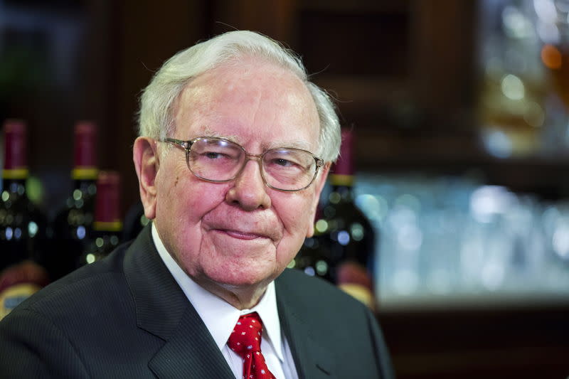 Warren Buffett, Chairman, CEO and largest shareholder of Berkshire Hathaway takes part in interviews before a fundraising luncheon for the nonprofit Glide Foundation in New York September 8, 2015. REUTERS/Lucas Jackson