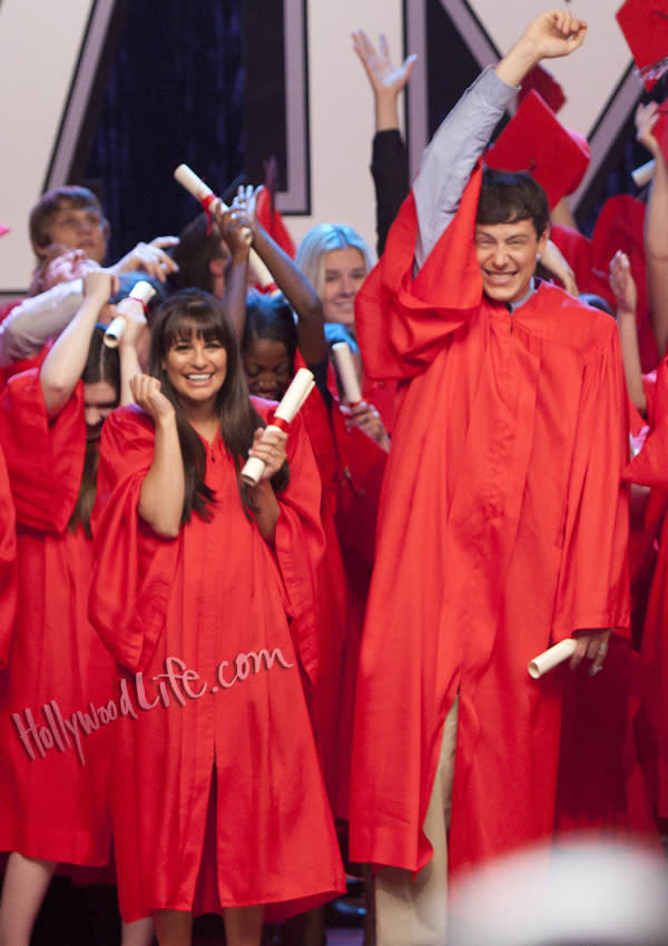 New ‘Glee’ Season 3 Finale Pics: Rachel, Finn & More Say Goodbye