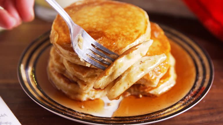 Fluffy Eggnog Pancakes