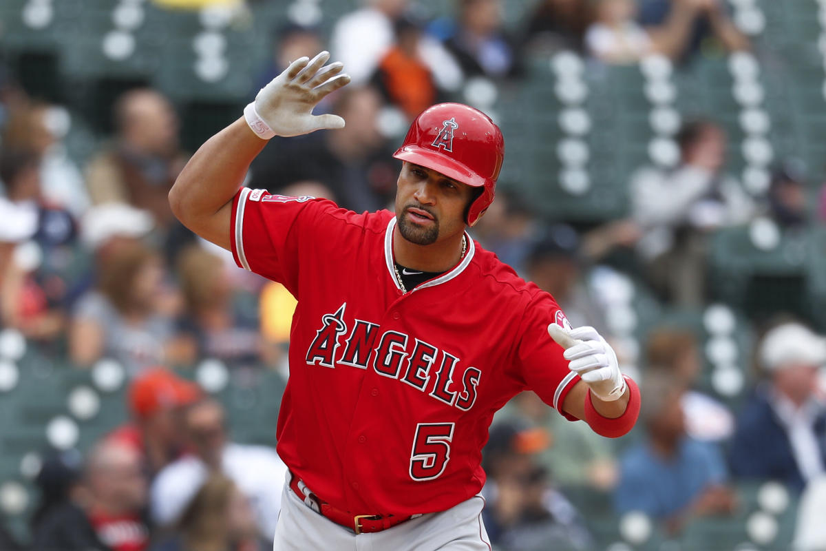 Fan who caught Albert Pujols' 2,000th RBI changes mind, will give