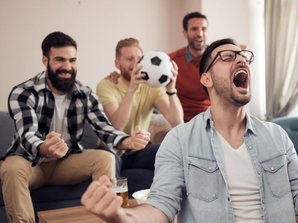 Der FC Liverpool trifft am Samstagabend im Endspiel der Champions League auf Real Madrid. Das Spiel ist auch im TV zu sehen. (Bild: Ivanko80/Shutterstock.com)