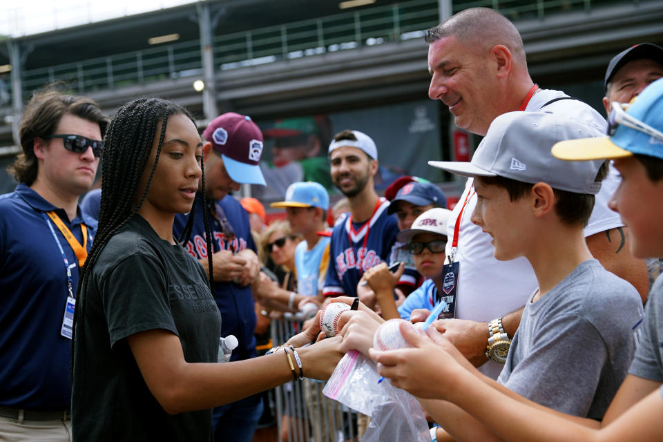 Mo'ne Davis signs autographs at the 2022 Little League World Series. (Jim McKenna/MLB Photos via Getty Images)