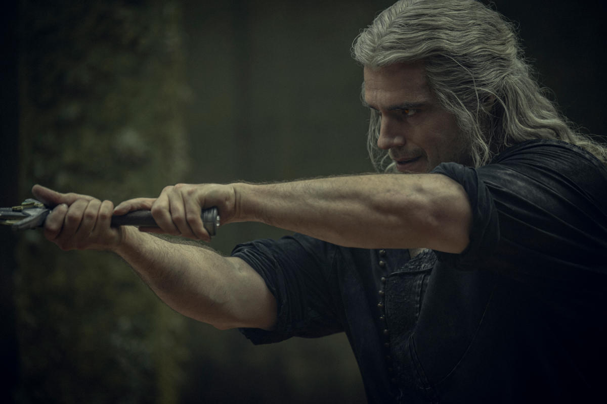 THE WITCHER Season 3 Trailer Features Henry Cavill's Geralt Unleashing  Bloody Fury — GeekTyrant