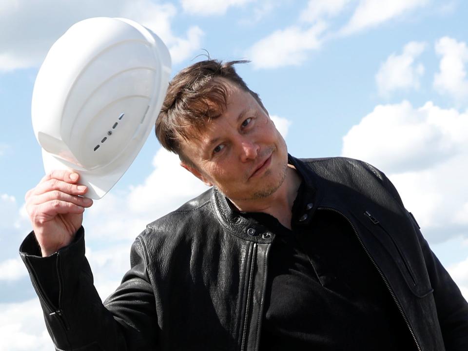 Tesla CEO Elon Musk with a hardhat.JPG