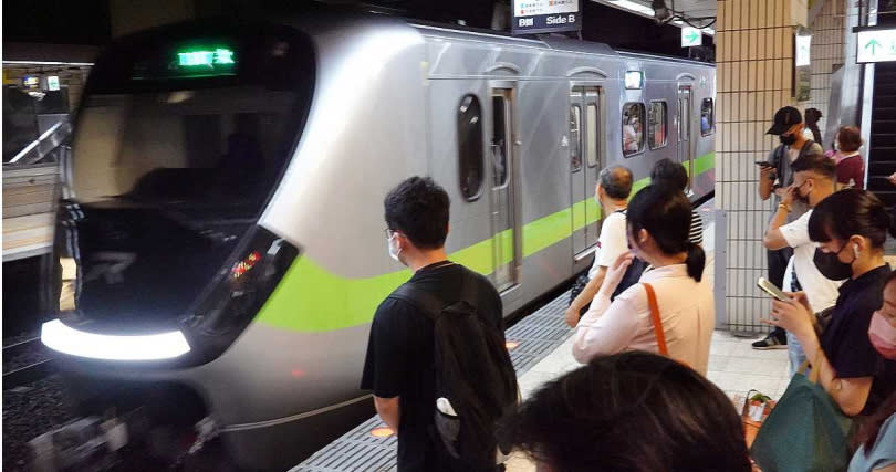 台鐵宣布26日南迴線高雄－台東間下午17時以後對號列車停駛，區間車則視風雨狀況機動行駛，西部幹線和東部幹線、各支線正常行駛。（圖／報系資料照）