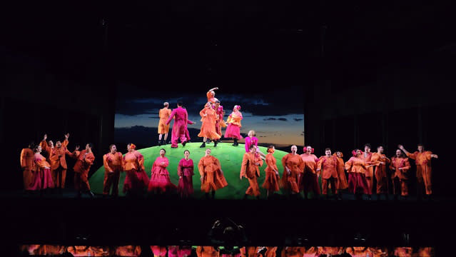  The Santa Fe Opera performing. 