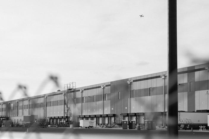 Loading docks at Amazon's JFK8 fulfillment center in Staten Island, NY.<span class="copyright">Stephen Obisanya</span>