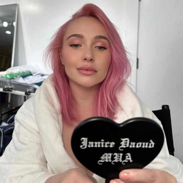 Hayden Panettiere Says Her Pink Hair Was the Product of a 'Creative'  Refresh amid Hollywood Strikes: 'Why Not?' - Yahoo Sports