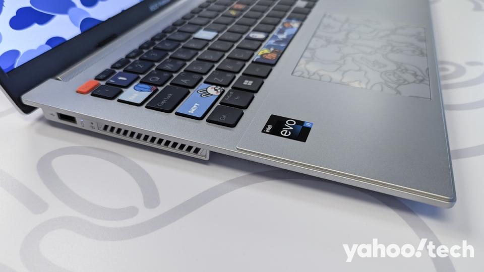 <p>ASUS Vivobook S x BAPE</p>
