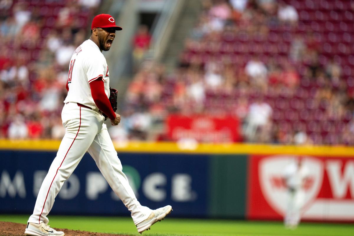 The Reds place Hunter Greene on the injured list due to elbow pain