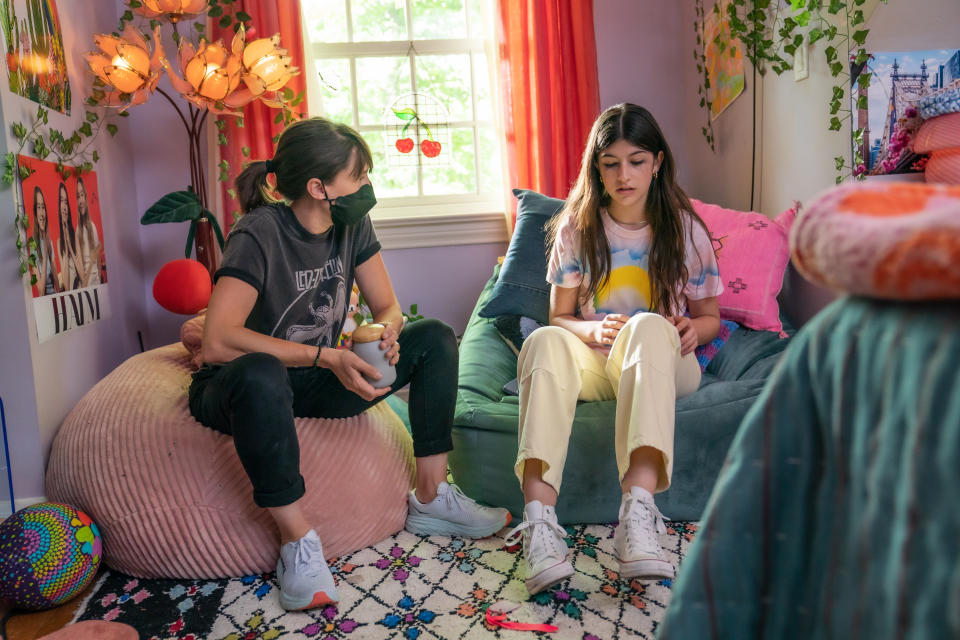 (L to R) Director Sammi Cohen and Sunny Sandler as Stacy Friedman on the set of You Are SO Not Invited To My Bat Mitzvah. (Scott Yamano/Netflix)