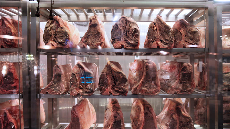 dry-aging meat