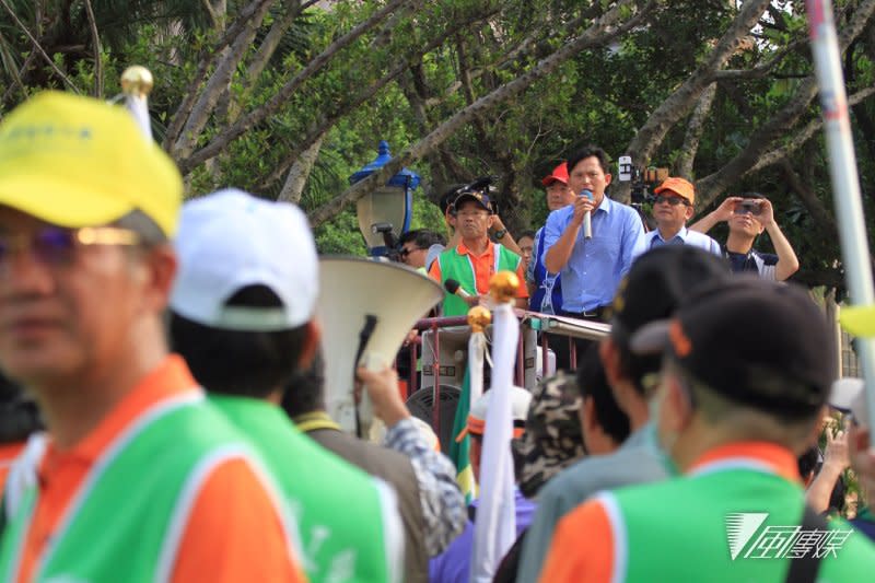 2016-10-25-勞團立法院外抗議砍7天假-勞基法-國民黨出面承諾反砍假02-曾原信攝