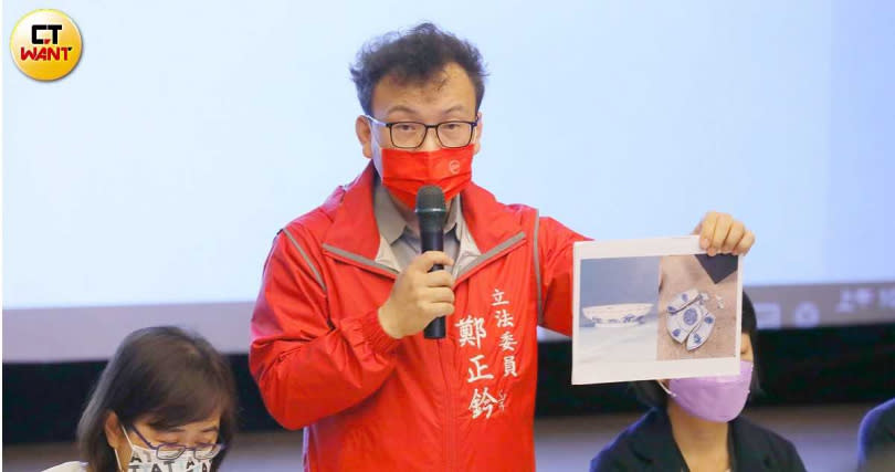  立委鄭正鈐對於時政批評與問政態度鮮明，對新竹市政建設的關注也相當投入。（圖／侯世駿攝）