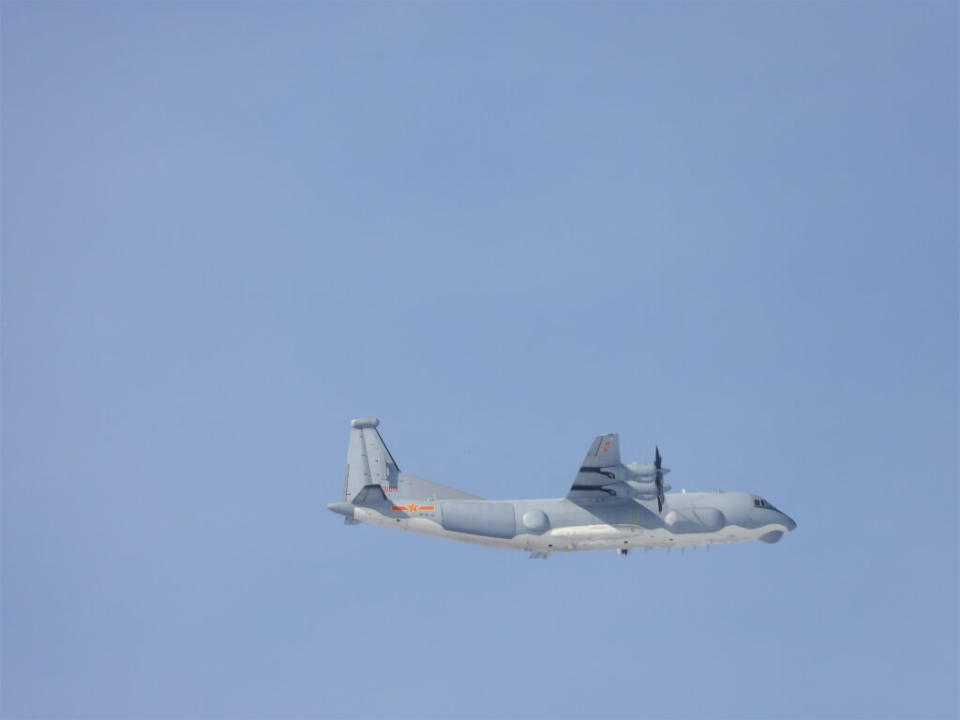 中國片面宣布今日起啟動W122、W123由西向東每日6航班之飛航。(中國軍機示意圖)   圖：取自國防部網站 (資料照)