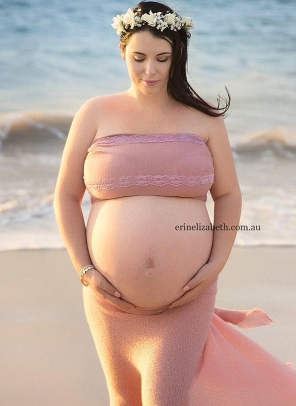 La otra producción que se volvió viral. Durante el embarazo, Erin Elizabeth también fotografió en una playa paradisíaca a Kimberly, con su enorme panza. Rápidamente, estas fotos dieron la vuelta al mundo, al igual que sucede ahora con las de los cinco bebés.
