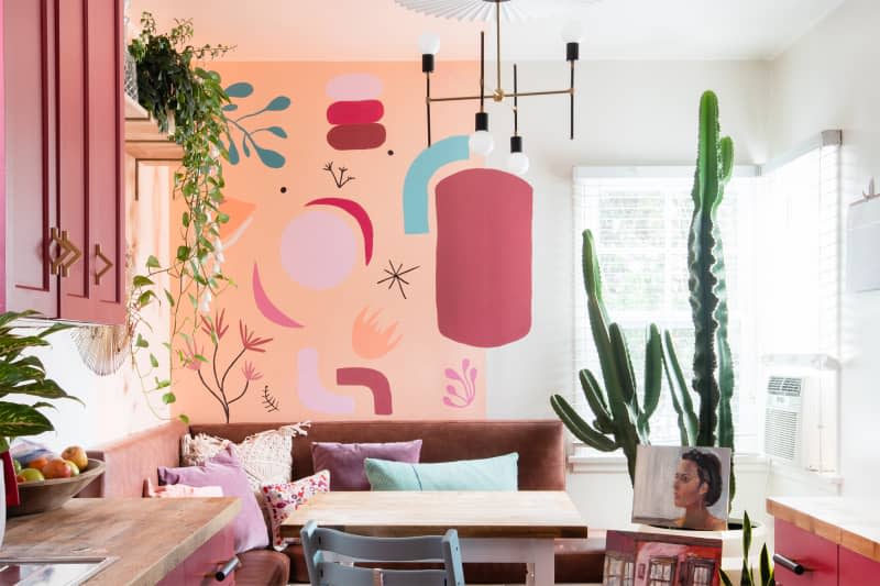 <span>Want to paint this mural in your home? Click the magnifying glass icon to learn what Sherwin-Williams colors you’ll need to do it. Credit: <a href="https://www.apartmenttherapy.com/authors/jessicai" rel="nofollow noopener" target="_blank" data-ylk="slk:Jessica Isaac;elm:context_link;itc:0;sec:content-canvas" class="link ">Jessica Isaac</a></span> <span class="copyright">Credit: <a href="https://www.apartmenttherapy.com/authors/jessicai" rel="nofollow noopener" target="_blank" data-ylk="slk:Jessica Isaac;elm:context_link;itc:0;sec:content-canvas" class="link ">Jessica Isaac</a></span>