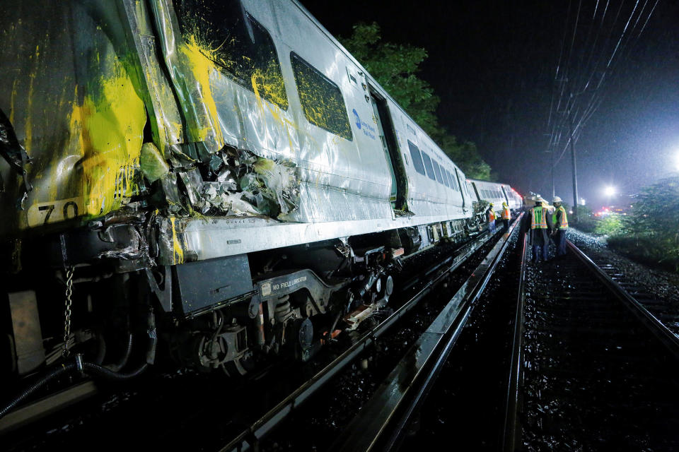 Commuter train derails in Long Island