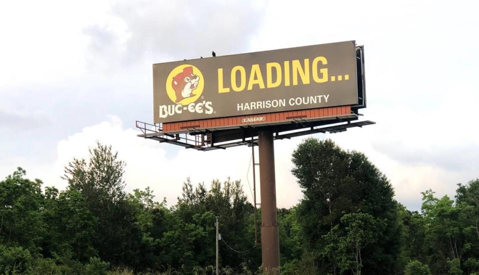 A billboard for the new Buc-ee’s travel center at exit 24 of I-10, west of Gulfport, MS, has popped up near the site. It can be seen by travelers headed westbound on I-10.