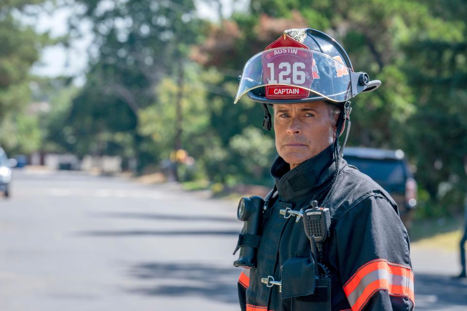 Rob Lowe stars in Fox spinoff "9-1-1: Lone Star."