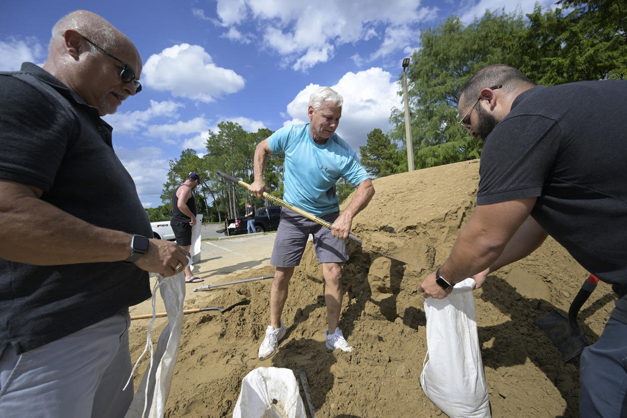 Image: Bob Copeland, Wilbur Villamarin, Fabian Villamarin (Phelan M. Ebenhack / AP)