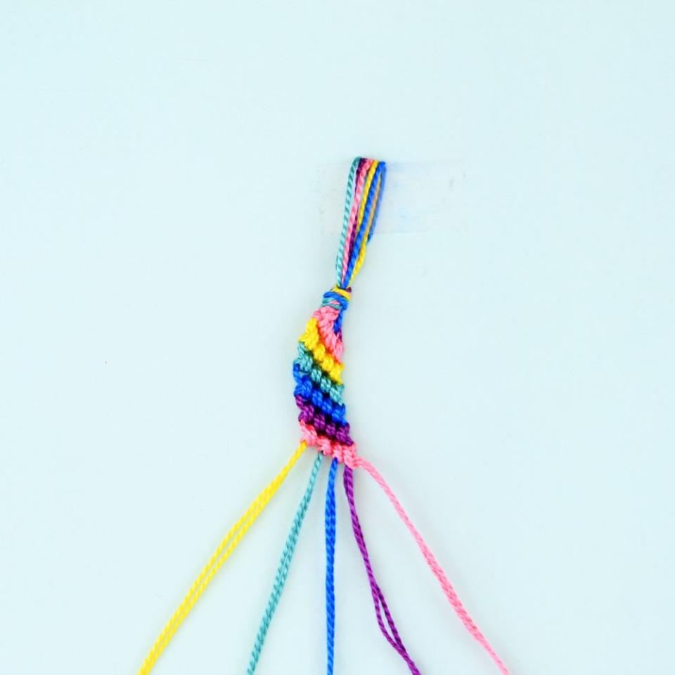 4) Diagonal Friendship Bracelet Pattern