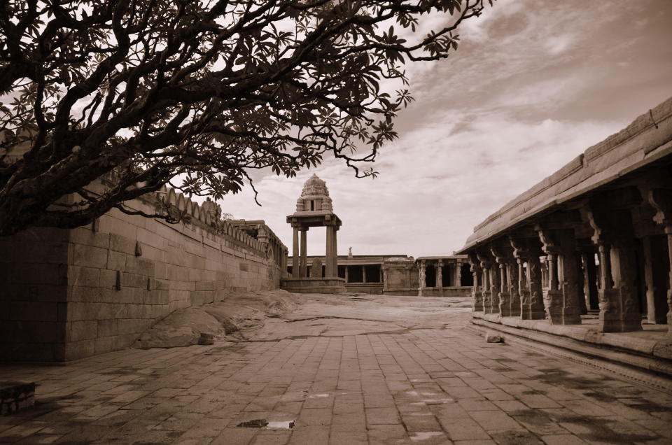 Firstly, let’s break the myth that Hampi is a hippie destination. Hampi is a paradise for any traveller, no matter where your interests lie – be it culture, photography, history or nature! Drive here with the entire family or pack your bag for a solo trip to this amazing ancient city. The weather is pleasant to go out exploring and even cycle from temple to temple as you try to cover as much distance and monuments as you can. We assure you, you’ll want to come back to discover everything you missed on your first trip.