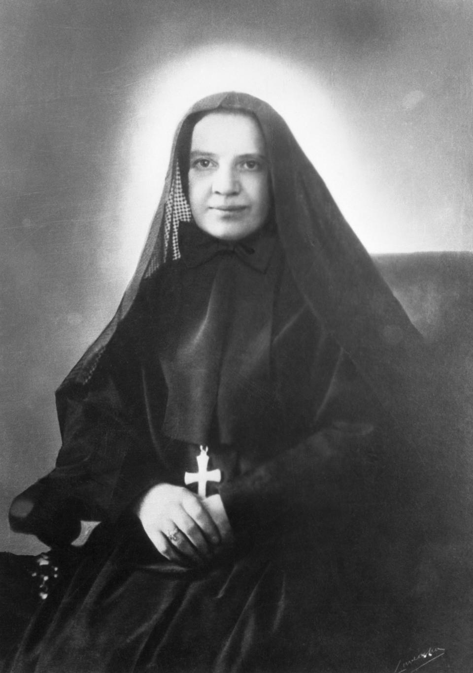 Mother Cabrini (1850-1917), the first American to be canonized, posing in her nun's habit. / Credit: Bettmann/Getty Images