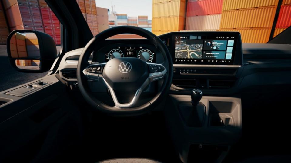 12吋數位儀錶板與13吋中央觸控螢幕可以為Transporter帶來更具科技感的座艙氛圍。(圖片來源/ 福斯商旅)