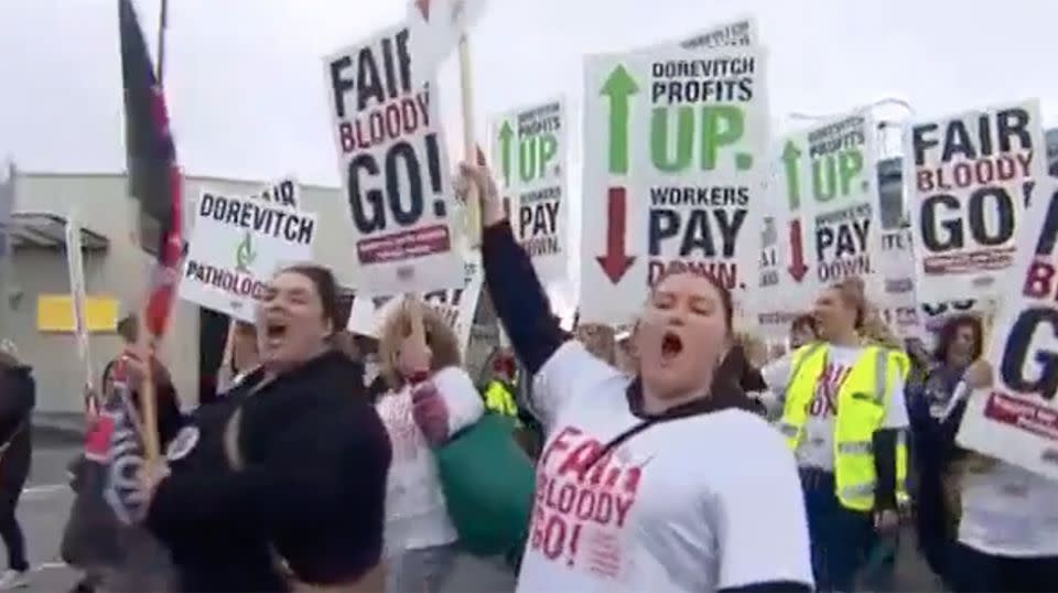 Hundreds of angry workers stormed the streets of Melbourne demanding fair pay. Source: 7 News