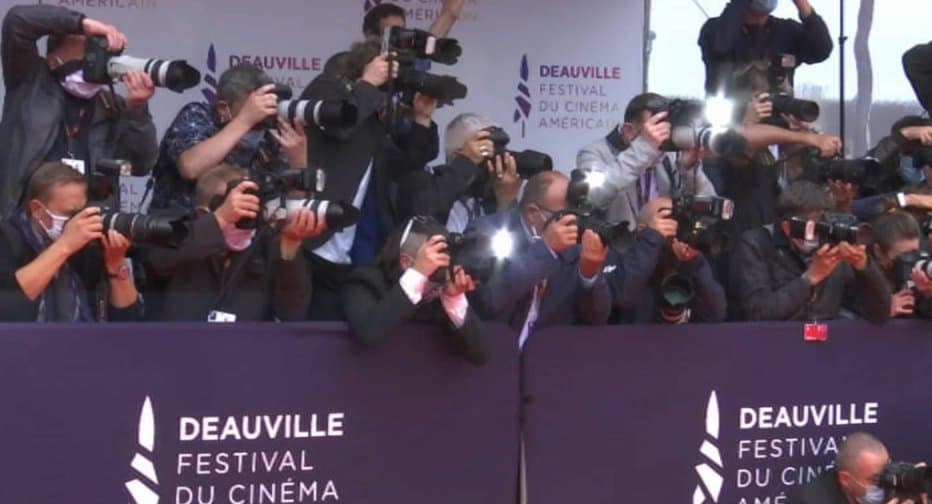 Les photographes lors de l'ouverture du 46e Festival du cinéma américain de Deauville - BFMTV