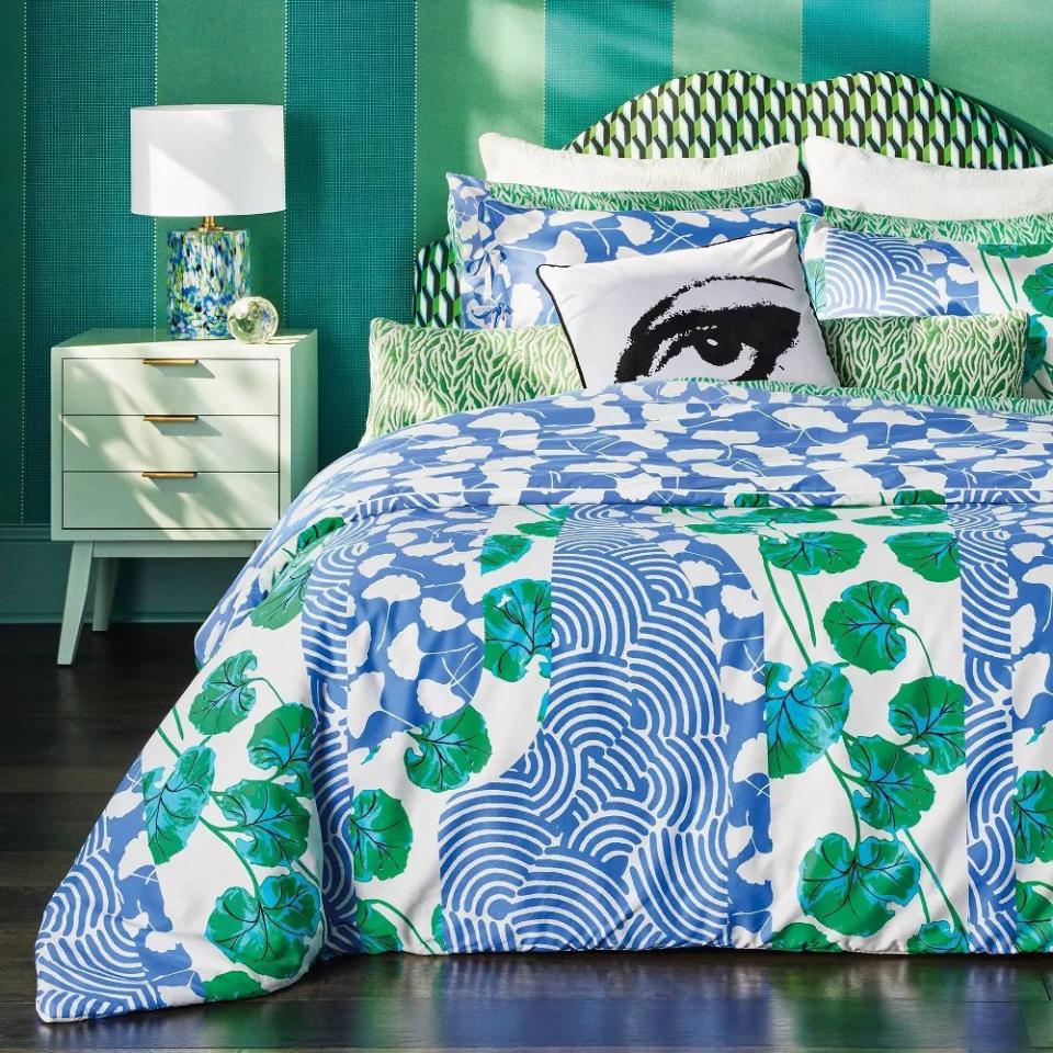 Geranium & Ginkgo Leaves Reversible Comforter