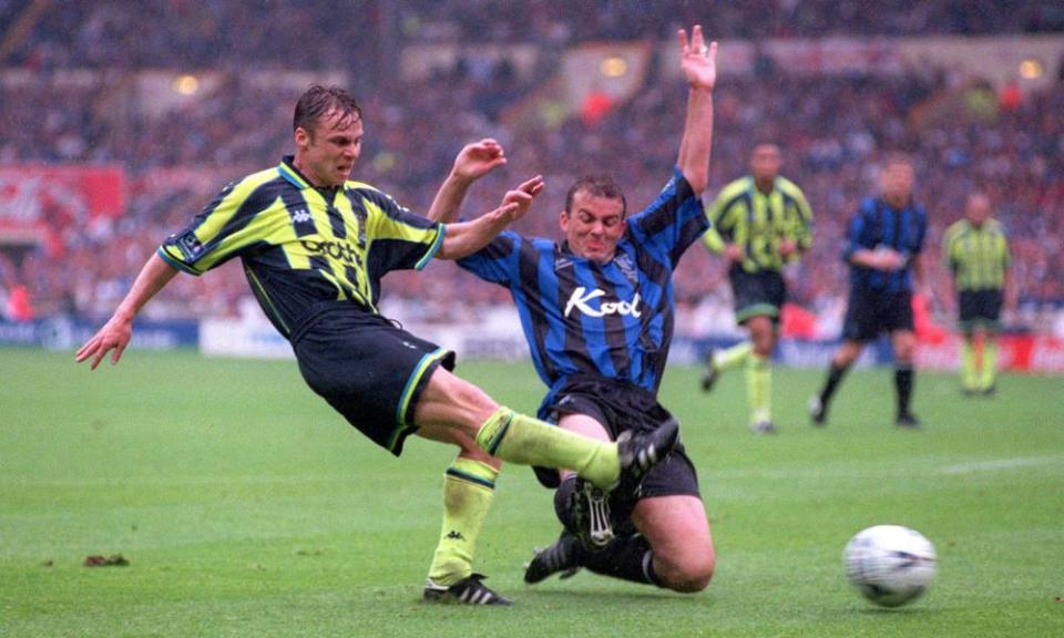 Paul Dickov equalises in the 94th minute in the Division Two playoff final against Gillingham in 1999