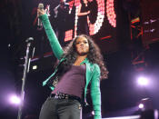 <p>Singer Alicia Keys performs onstage during Z100's Jingle Ball 2007 at Madison Square Garden December 14, 2007 in New York City.</p>