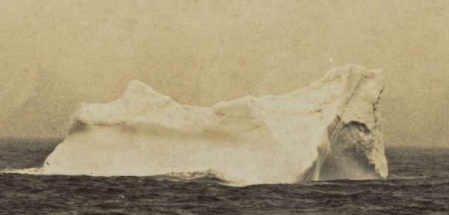 Titanic Rehorek-Iceberg-close