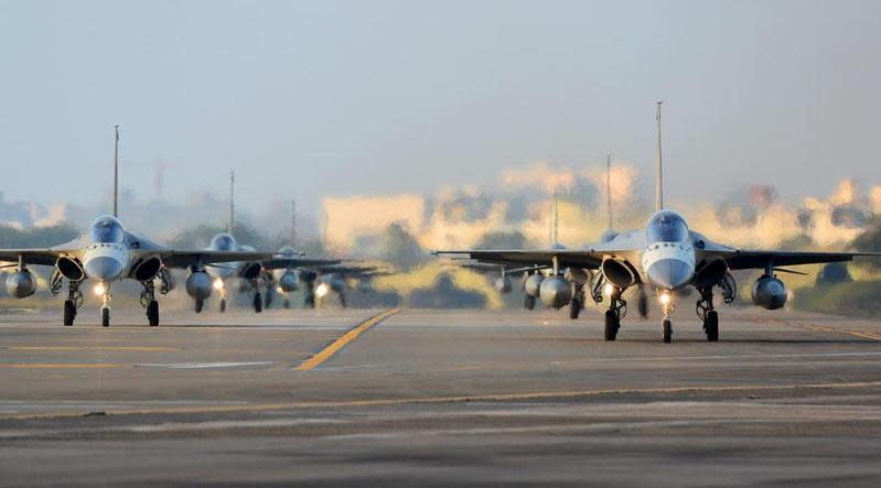 空軍駁斥F-5E戰機失事原因為「訓練大脫靶、飛行違紀」，表示報導內容與事實不符。（示意圖，翻攝自中華民國空軍臉書）