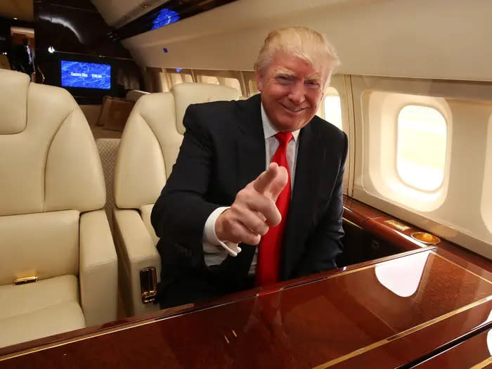 Trump in seinem Privatflugzeug Boeing 757 - Copyright: Andrew Milligan/PA Images via Getty Images