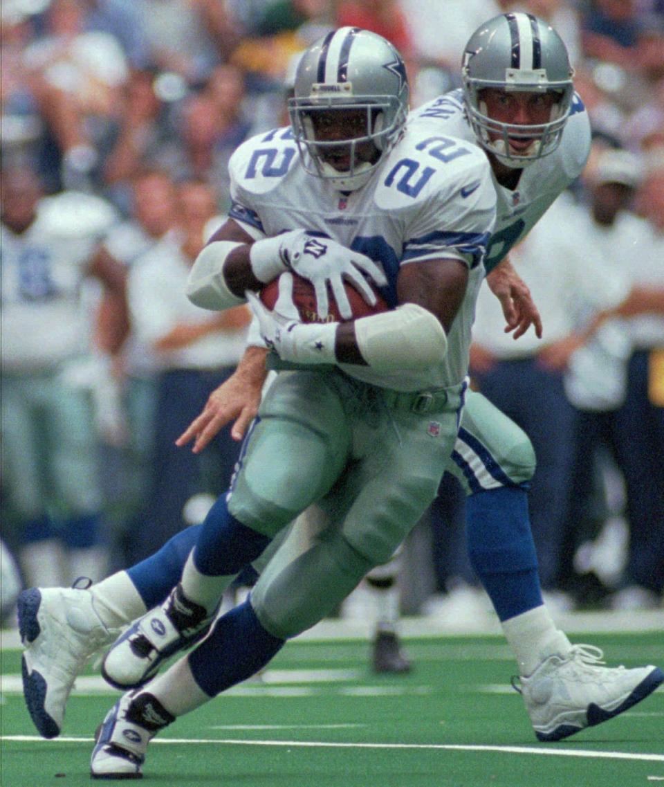 Emmitt Smith III, a Pensacola native and one of the NFL's most decorated running backs, announced the death of his father, Emmitt Smith II, via a Twitter post on Feb. 14, 2023.