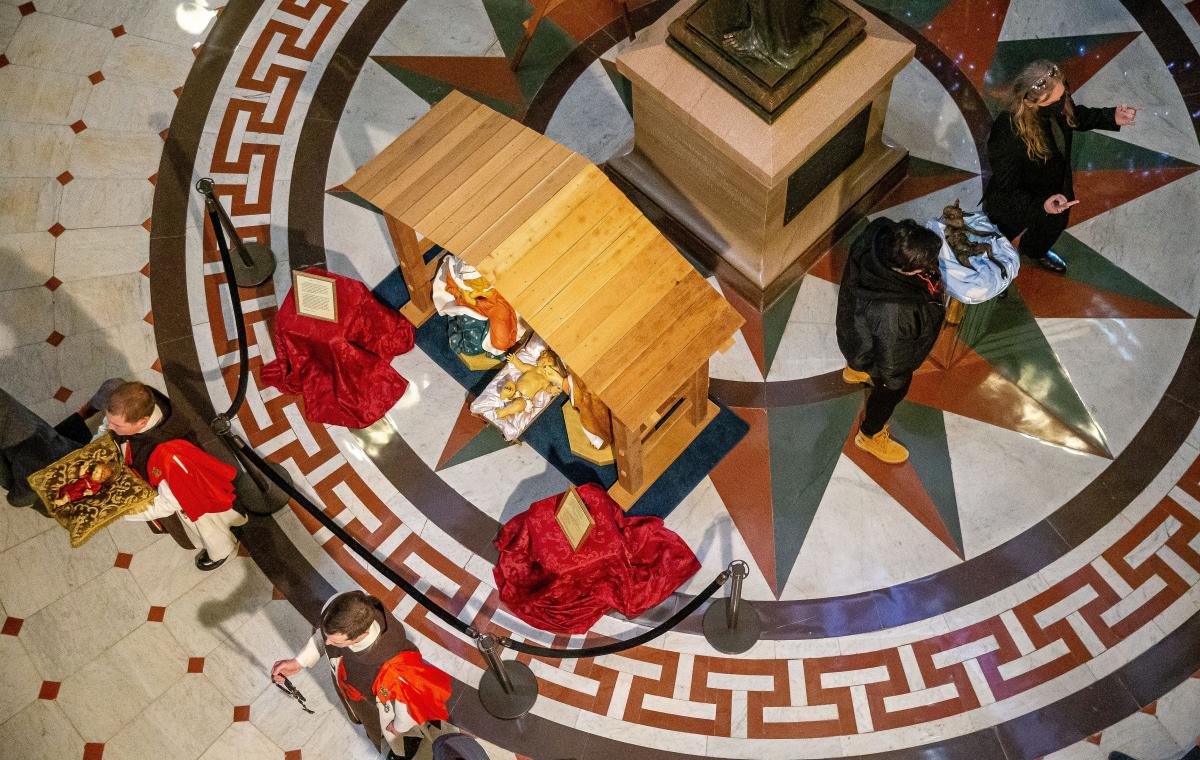 Illinois Capitol to host Satanic manger.