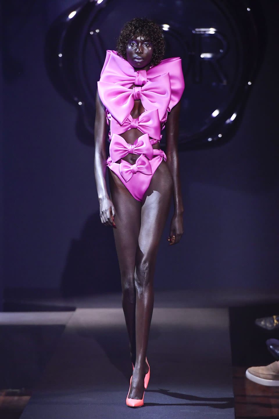 viktor rolf runway fallwinter 2023 2024 paris haute couture fashion week