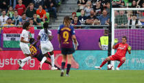 Soccer Football - Women's Champions League Final - Ferencvaros Stadium, Budapest, Hungary - May 18, 2019 Barcelona's Asisat Oshoala scores their first goal REUTERS/Lisi Niesner