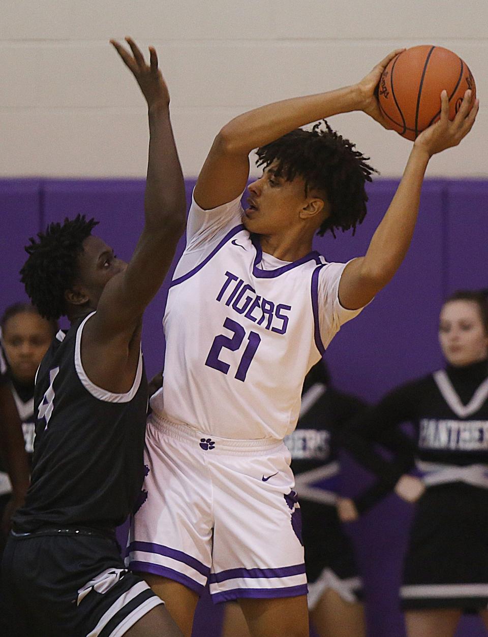 Pickerington Central's Devin Royal earned our boys basketball performance of the week for Jan. 12-18.
